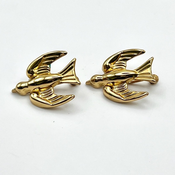 Vintage Coro Pegasus 90s Gold tone signed ladies Earrings - Picture 3 of 6